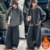 Ropa para Niñas Otoño/Invierno Conjunto de Tres Piezas 2026 Nuevo Estilo Niños Medianos/Grandes Mono de Terciopelo Ropa Deportiva Otoño Fresco Guapo Moderno