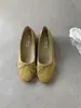 Zapatos de Baile Estilo Lazo Boca Baja Rojos de una Sola Capa para Mujer Nuevos Vintage Zapatos de Frijol Aumentadores de Altura Vintage Gamuza Zapatos de Leche
