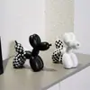 Artesanía Transfronteriza de Resina Seleccionada Cuidadosamente Perro Globo Decoración del Hogar Tablero de Ajedrez Blanco y Negro Adorno Decorativo