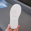 Zapatos de Skate para Niños 2026 Primavera/Verano Nuevas Llegadas Unisex Niños Zapatos Blancos Zapatos de Rendimiento Malla Transpirable Superficie de Cuero Zapatos Casuales Versátiles