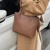 Bolso de Hombro Retro Transfronterizo 2026 Nuevo de Nicho Casual Versátil para Mujer, Gran Capacidad para el Trabajo, Bolso de Mano Versátil
