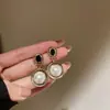 Aretes de Flor de Perla Tachonados con Diamantes Estilo Francés, Aretes de Botón de Lujo Ligero de Gama Alta, Aretes de Nicho Versátiles de Moda para Mujer