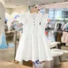 Vestido de Verão para Meninas 2025 Novo Estilo Vestido de Princesa para Menina Branco Manga Voadora Fino Saia Infantil