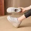 Zapatos Casuales Deportivos de Tabla para Mujer Moda Otoño Cuero Suave Suela Gruesa Zapatos de Cuero 2026 Suela de Plataforma Estilo Nuevo Aumento de Altura Versátil