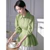 Camisa Verde 2025 Novo Estilo Bonita Primavera Super Bonita Única Bonita Elegante Francesa High-end Luxo Leve Top para Mulheres