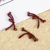Colgante en Forma de Corazón con Borde Negro, Serie Rojo Vino de Aleación, Accesorios de Collar DIY de Estilo Dulce Fresco con Lazo de Moda