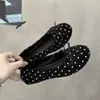 Sapatos rasos slip-on de sola macia com laço de bolinhas, mocassins baixos de novo estilo, sapatos de avó em tecido tipo gorro, estilo francês