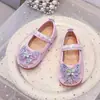 Zapatos Pequeños de Cuero de Moda de Color Liso para Niñas 2026 Otoño Primavera Nuevo Estilo Mariposa con Pedrería Perla Princesa Zapatos de Cuero Individuales