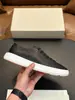 Zapatillas blancas para hombre de cuero genuino estilo minimalista europeo STN superventas de comercio exterior cuero suave antideslizantes de suela gruesa zapatillas para el día a día