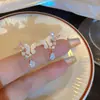 Brincos de Agulha Prata com Diamantes e Pérolas, Design de Borla em Flor, Brincos Estilosos e Luxuosos com um Toque de Alto Padrão