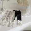 INS Primavera y Otoño Pantalón de Encaje para Bebé con Pie a Juego de Color Pantalones de Canalé Leggings de Princesa para Salir de Bebé Niña