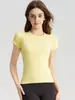 2026 Roupa de Yoga Slim Fit Manga Curta Gola Redonda Respirável Camiseta Elástica Pilates Top Esportivo Roupa Fitness Feminina
