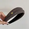 Versão Coreana da Nova Faixa de Cabeça Xadrez Gold Label com Aba Larga Outono e Inverno Elegante Fashionável Faixa de Cabeça de Esponja com Coroa Alta Grampo de Cabelo