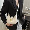 Bolso de Hombro para Mujer Nuevo Primavera-Verano Texturizado Moda Gran Capacidad Color Sólido Patrón Tejido 2026 Elegante Hombro Único Axila Forma de Media Luna