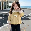 Chaqueta de Gamuza y Terciopelo para Niña Otoño/Invierno 2026 Nuevo Estilo Cardigan Grueso de Lana Estiloso para Niña Top con Cuello de Piel Tendencia