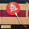 Ventoinha Redonda Criativa do Deus da Riqueza com Design de Desenho Animado Estilo Chinês para Decoração de Festival da Primavera, Presente para Atmosfera de Team Building, Artesanato de Ventoinha Souvenir de Viagem