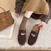 Pantuflas de cuero suave con hebilla metálica retro, slip-on, suela suave, punta cerrada, para mujer, novedad otoño 2026, suela gruesa, tacón bajo