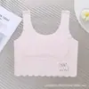 Nuevo Chaleco Pequeño de Seda de Hielo para Niña, Largo de Una y Media, Almohadilla de Látex Fija, Ropa Interior sin Marcas Anti-golpes