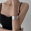 Pulsera Vintage Rosa Abierta Negra para Mujer Diseño Nicho Exagerado Metal Punk Combinable Pulsera de Verano Pulsera