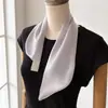 2026 Nuevo Modelo Bufanda de Color Sólido de Seda Artificial con Perforaciones de Cruz y Pedrería, Bufanda Larga Versátil, Bufanda para Orejas, Bufanda para el Cuello