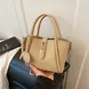 Bolso de Mano Retro Francés de Nicho para Mujer 2026 Nuevo Verano Versátil de Moda Bolso Cubo Bolso de Hombro Único Cruzado