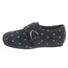 Zapatos cálidos de felpa de fondo plano para mujer, punta fina, talón totalmente cerrado, zapatos de algodón, estilo coreano, correa de piel sintética con hebilla, invierno, con terciopelo, punta con puntos ondulados, velcro
