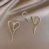 Pendientes de Aguja de Plata Incrustados con Diamantes, Pendientes de Corazón Asimétricos, Diseño Personalizado, Pendientes para el Trabajo, Diseño de Nicho, Pendientes Simples y Versátiles