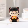 A Criança Má do Mar Figura que Acena Desenho Animado Anime Figura Periférica Decoração de Gato da Sorte Montado no Carro Gato da Sorte Movido a Energia Solar