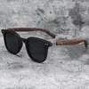 Patas con Veta de Madera Gafas de Sol Cuadradas Retro para Hombres y Mujeres Polarizadas Protección UV Gafas de Sol Elegantes Versátiles Lentes Fotocromáticas