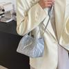 Minibolsa de Alta Gama para Mujer 2026 Nuevo Verano Versátil Diseño de Nicho Bolso de Hombro Cruzado Bolso de Cubo de Mano