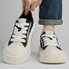 Zapatos de lona para hombre, nueva moda de otoño, zapatos casuales de suela gruesa, zapatillas ligeras y transpirables versátiles de moda, zapatos de moda de suela gruesa para hombre