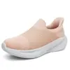 Sapatos tipo meia sem cadarço para casais, tênis leves para corrida, tamanhos grandes femininos masculinos, tênis casuais esportivos em malha fly-knit atacado