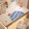 Alfombrilla para Escritorio Infantil 2026 Nuevo Modelo Libre de Formaldehído Alfombrilla para Escritorio de Estudio Alfombrilla Protectora para Escritorio de Escritura de Estudiante Lavable e Impermeable