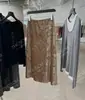 Recomendación PrincipalColección Nueva Primavera Temprana Yuran 26: Terciopelo de Seda de Tejido Denso Corte Diagonal Satén Brillante Flor de Hielo Terciopelo Falda Sirena