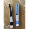 Cepillo de limpieza 2 en 1 multiusos para ranuras de ventanas y mosquiteros con raspador de polvo para uso doméstico, cepillo para rincones para limpiar esquinas de difícil acceso y eliminación de polvo
