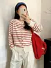 Camisa feminina listrada emagrecedora plus size, blusa feminina gola redonda, estilo outono 2026, suéter de malha solto versátil para mulheres plus size