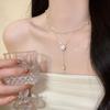 Collar de perlas con borlas de doble capa, diseño de nicho femenino, cadena de clavícula de camelia, cadena de cuello de temperamento de alto nivel de lujo ligero