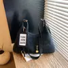 Bolso de Hombro Individual de Gama Alta, Nicho Retro, para Mujer, Nuevo Estilo Primavera 2026, Tote Grande de Gran Capacidad para Viaje, Bolso Cruzado