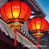 Lanterna grande vermelha redonda de pele de carneiro para exterior com LED, lâmpada de suspensão à prova d'água, estilo retrô chinês, lanterna decorativa para varanda e porta de entrada do Festival da Primavera