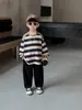 Camiseta para Niños Primavera y Otoño 2025 Nueva Rayada Camiseta Básica para Bebé Niño Elegante Moderna Top de Otoño para Niños Tendencia