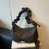 Bolsa de Ombro Única Versátil de Tecido Oxford de Grande Capacidade para Primavera-Verão 2025 Nova Moda Plissada para Ombro, Axila, Transversal, para o Dia a Dia, Formato de Bolinho para Mulheres