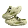 Pisar em cocô sentir sapatos furados masculinos 2026 novo estilo moderno verão exterior antiderrapante anti-odor para dirigir respirável sola grossa sandálias