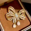 ¡Collar Colgante de Perla Mariposa! Broche de Perla de Agua Dulce con Lazo de Circonita, Adorno de Pecho Estilo Palacio Vintage, Accesorio de Lujo de Gama Alta