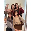 Suéter tejido negro de un hombro descubierto para mujer, adecuado para primavera, otoño e invierno, de corte holgado, manga larga, con un estilo casual y relajado