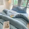Estilo Nórdico Algodón Lavado Amigable con la Piel Sábana Invierno Juego de Cuatro Piezas Ropa de Cama Funda Nórdica Juego de Tres Piezas para Dormitorio de Estudiante Sábana Ajustable