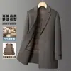 Abrigo de Lana para Hombre 2026 Otoño e Invierno de Gama Alta de Longitud Media Engrosado Abrigo de Lana Doble Cara con Forro de Plumas