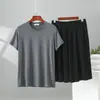 Novo estilo de verão pijama modal respirável com gola redonda, conjunto casual fino masculino para casa com shorts de manga curta