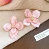 Populares en Europa y América, aretes de aguja de plata con colgantes de flor de acrílico incrustados de diamantes, aretes de moda para el día a día con un diseño único, aretes de nicho