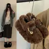Zapatos esponjosos de suela gruesa para mujer, para uso exterior en invierno, nuevo estilo 2026, para personas bajas, que aumentan la altura, forrados de felpa, mocasines, zapatos cálidos de algodón