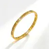 Pulseira de Aço Inoxidável Mais Vendida para Mulheres, Pulseira Circular de Alto Padrão Banhada a Ouro com Diamantes, Joia Tendência de Aço Titânio de Luxo Leve